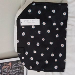 NWT Alice + Olivia duffle bag